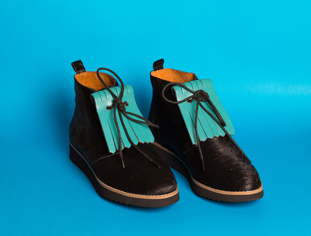 PIÑATA POMPOM: Mini length leather shoe fringe